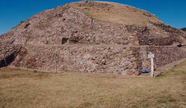 Los Cerritos de San Cristóbal Tepatlaxco