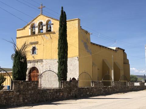 Templo de San Miguel en el pueblo de Villa Ocampo