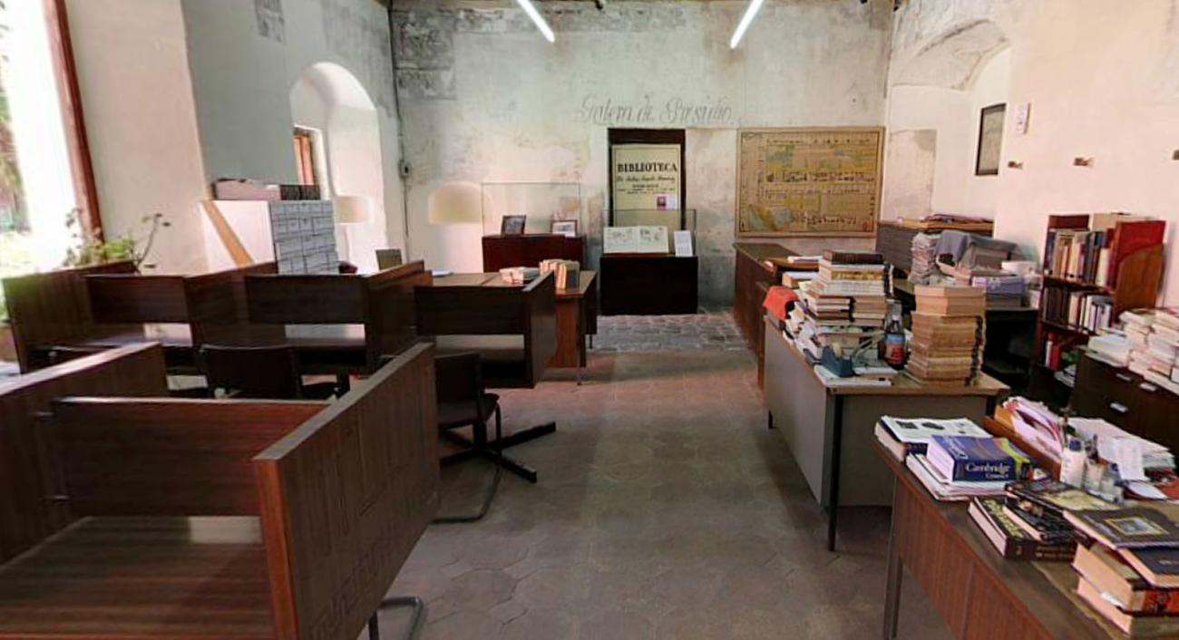 Biblioteca Andrés Angulo