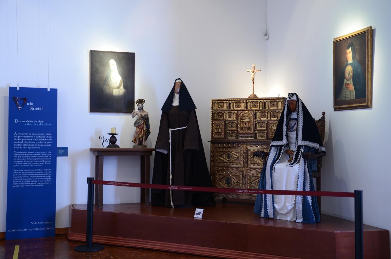 Monjas coronadas. Vida conventual femenina
