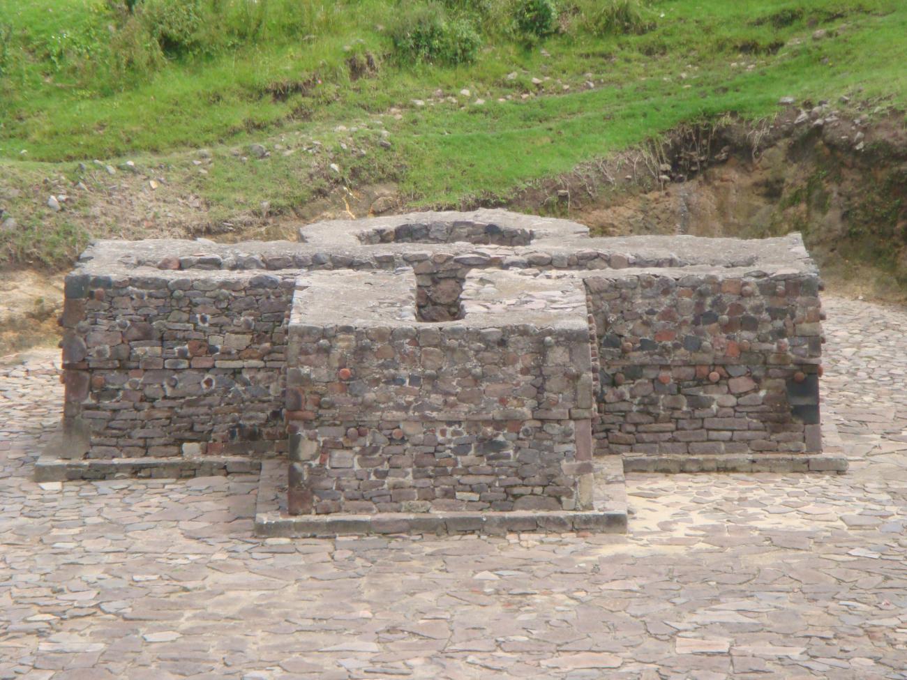 Tzompantli