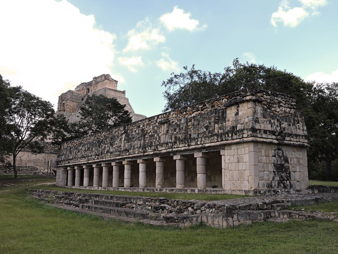 El pórtico oriente