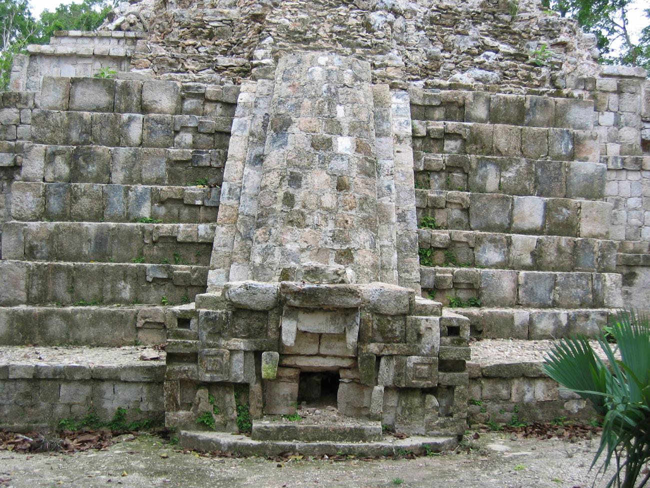 Edificio con Boca de Serpiente