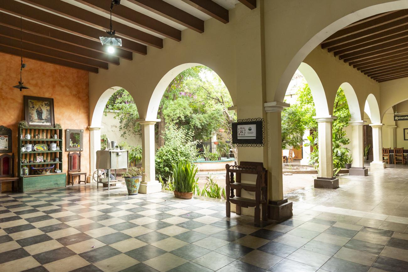 Hotel portales