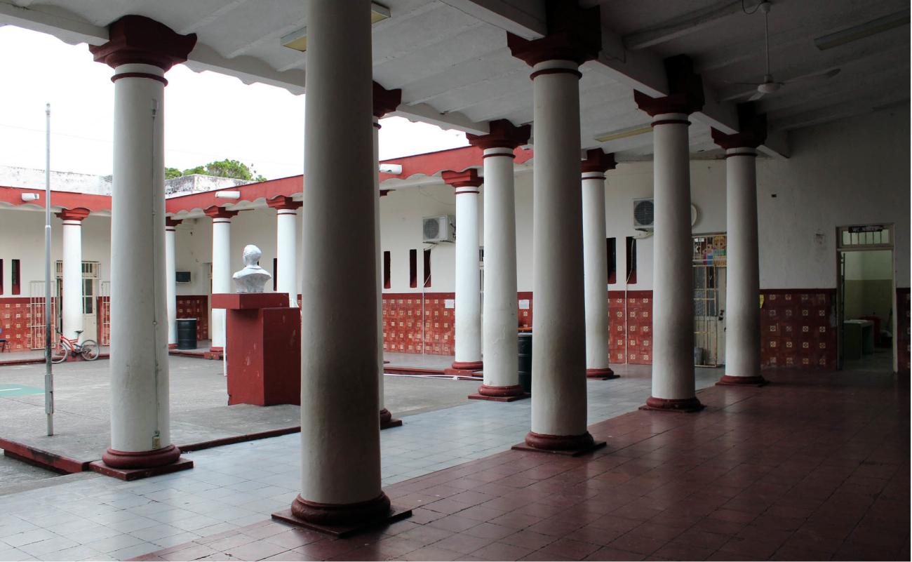 Escuela Primaria "Juan de la Luz Enríquez"