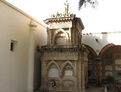 Tumba de la Familia Aranda