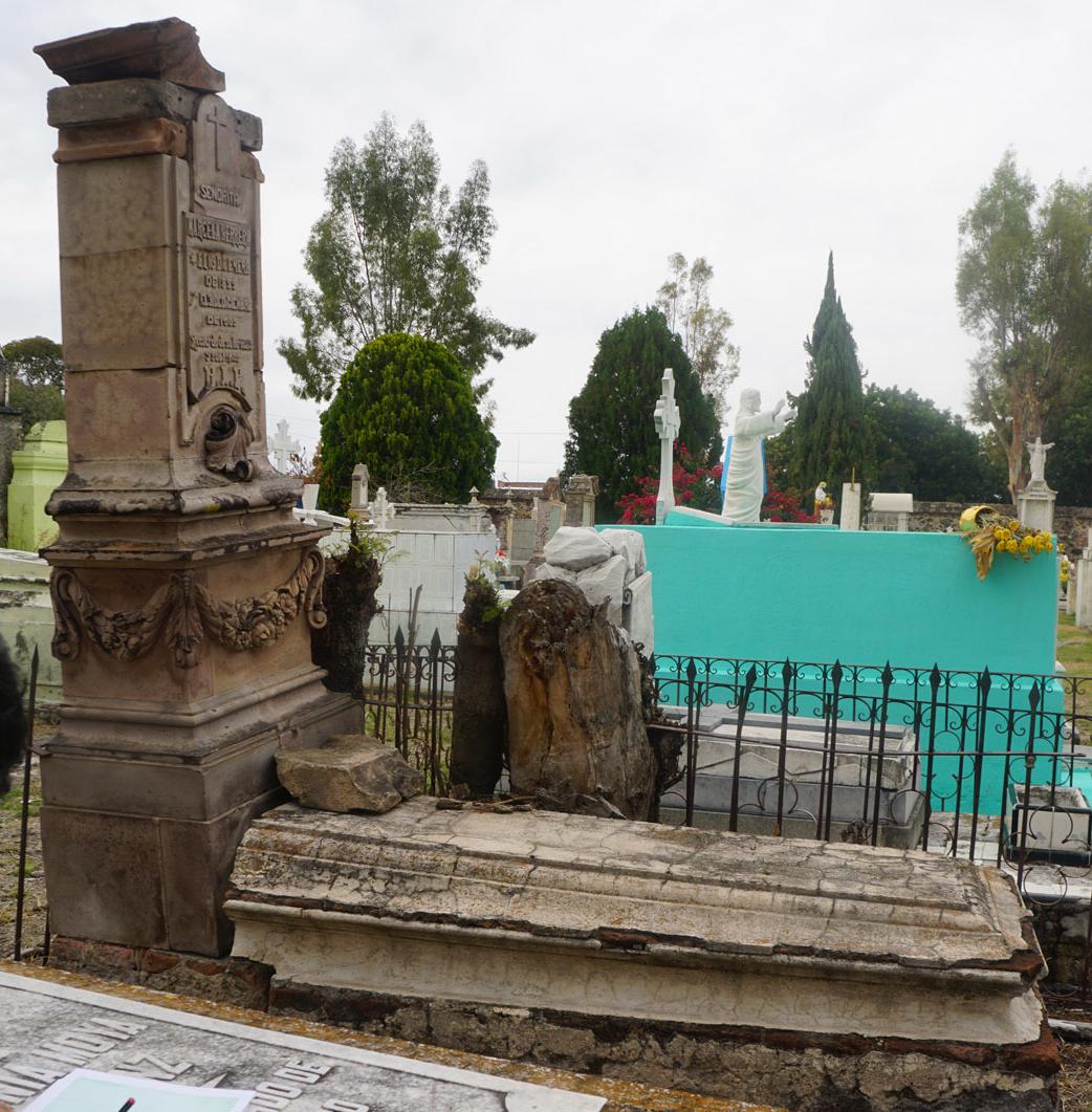 Sepulcro de Marcela Herrera