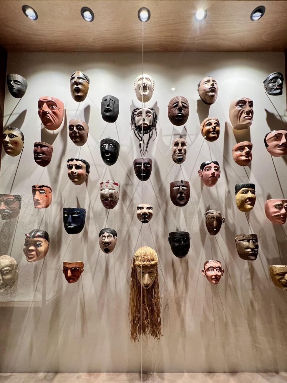 Sala Pueblos, lenguas y territorios