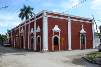 Biblioteca pública "Santiago Pacheco Cruz"