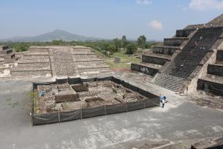 Structure A Plaza de la Luna