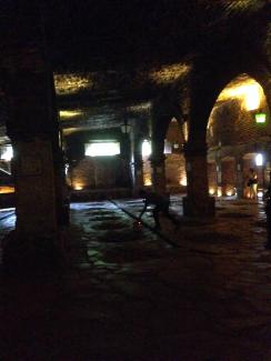 Paisaje agavero y las antiguas instalaciones industriales de Tequila