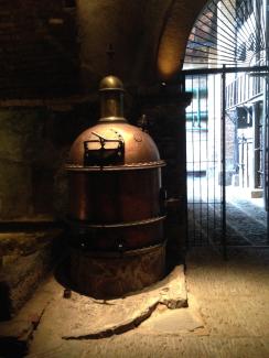 Paisaje agavero y las antiguas instalaciones industriales de Tequila