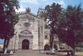 Monasterios del siglo XVI en las faldas del Volcán Popocatépetl