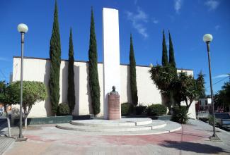 Monumento a Abundio Martínez