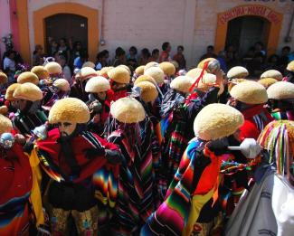 Los parachicos en la fiesta tradicional de enero de Chiapa de Corzo