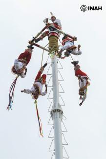 La ceremonia ritual de los Voladores