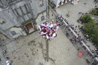 La ceremonia ritual de los Voladores