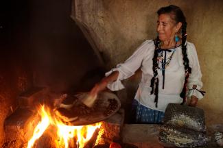 La cocina tradicional mexicana: Una cultura comunitaria, ancestral y viva y el paradigma de Michoacán