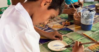 Procesos artesanales para la elaboración de la Talavera de Puebla y Tlaxcala (México) y de la cerámica de Talavera de la Reina y El Puente del Arzobispo (España)