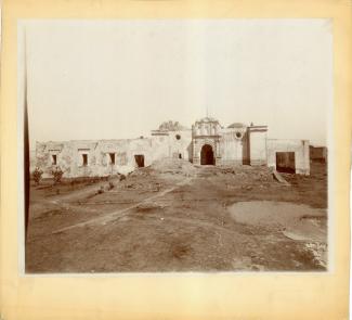 Interior del Fuerte de Loreto ca. 1890