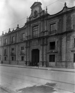 Fachada Museo Nacional de las Culturas del Mundo