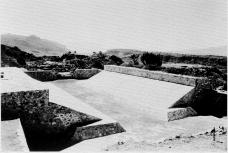 Panorámica del Juego de Pelota en Yagul, reprografía ca. 1955