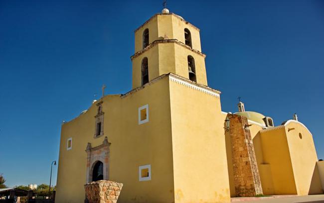 Templos en el pueblo de Cuencamé y el Cristo de Mapimí