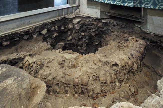 Ventana arqueológica Huei Tzompantli