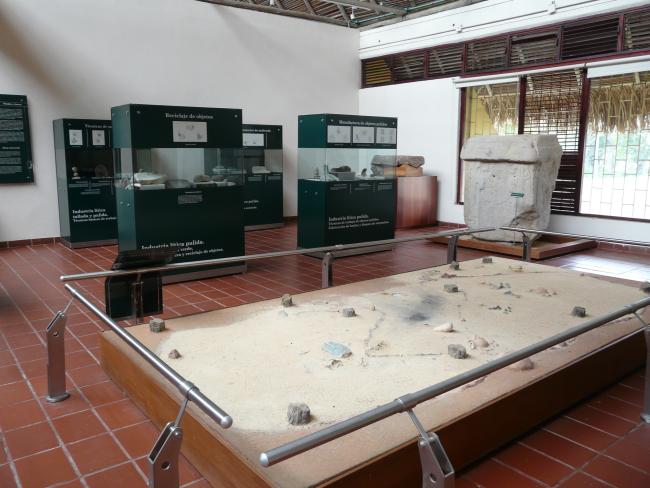 Sala Piedra y tierra