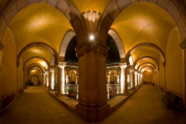 Claustro