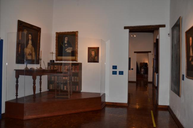 Monjas coronadas. Vida conventual femenina