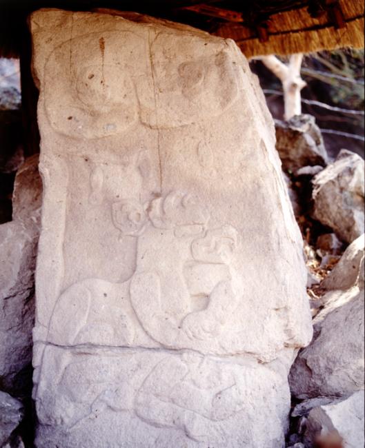 Monumento 31. Felino Agazapado