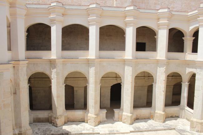 Claustro