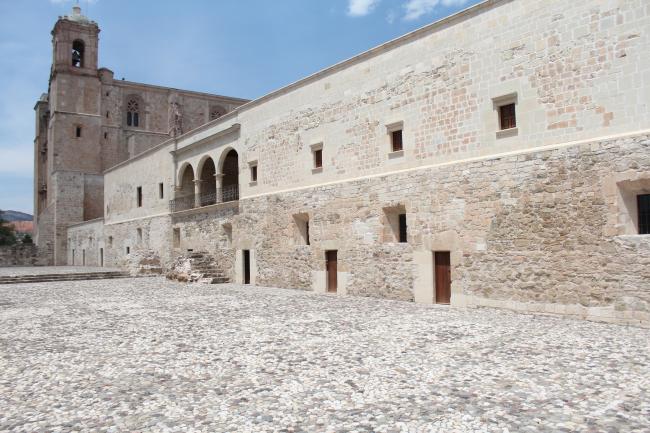 Fachada del conjunto conventual y templo