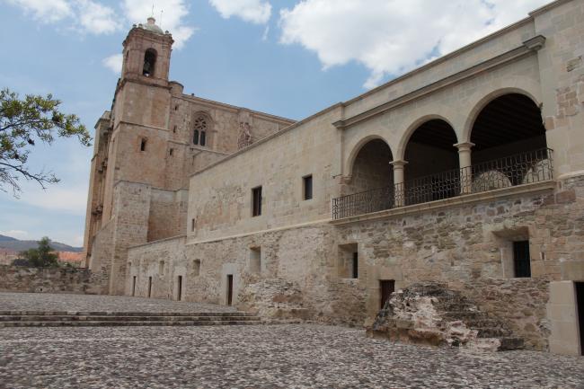 Fachada del conjunto conventual y templo