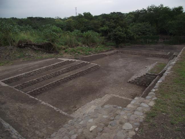 Plaza y lado norte de la Plataforma Norte