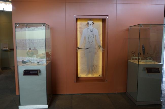 Sala Cerámica de ofrenda/atavíos y ornamentos