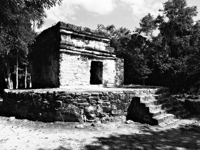 Nohoch Nah (Gran Casa)