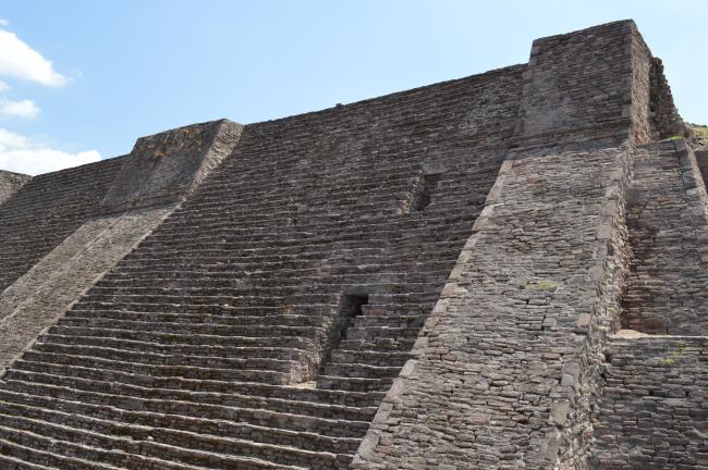 Templo Mayor de Tenayuca, escalera de la quinta etapa constructiva
