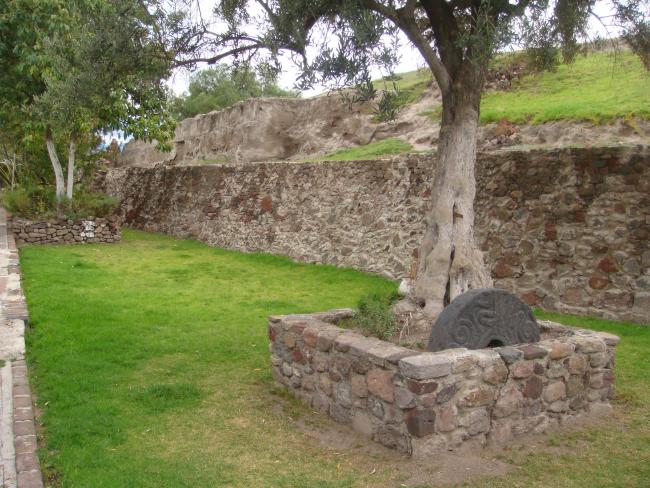 Montículo Oeste