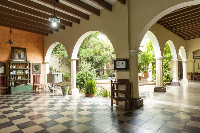 Hotel portales