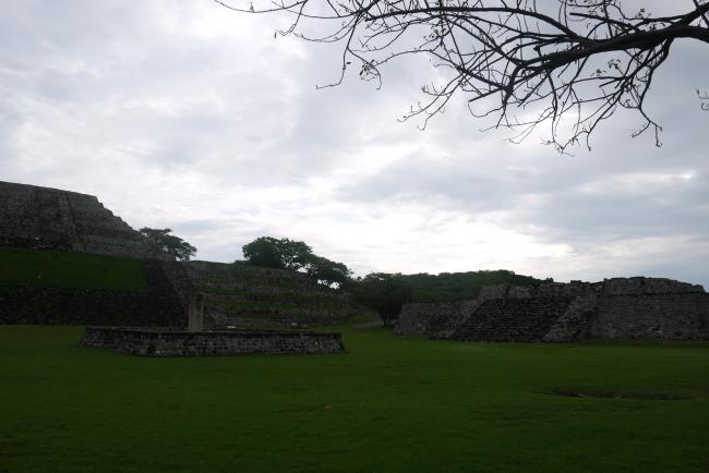 Plaza de la Estela de los Dos Glifos