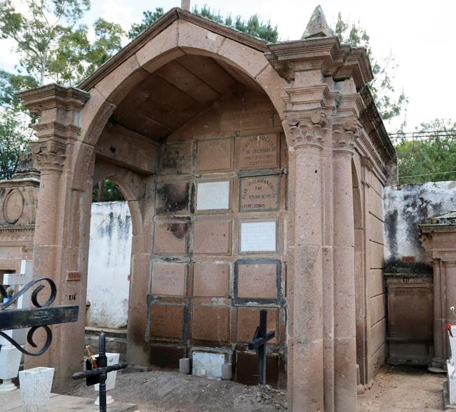 Sepulcro de Juan Villagrán Cabrera