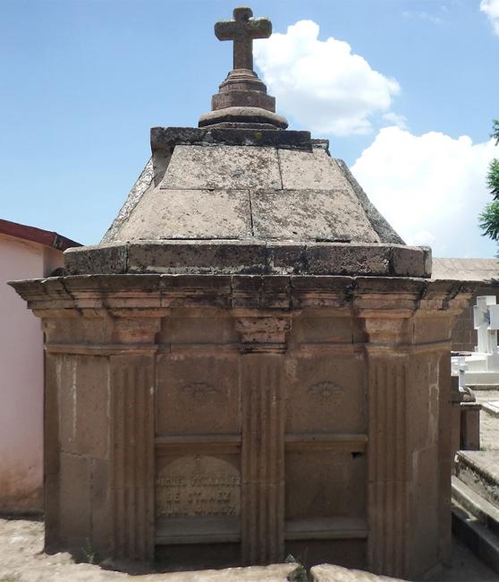 Sepulcro de la familia Otañez
