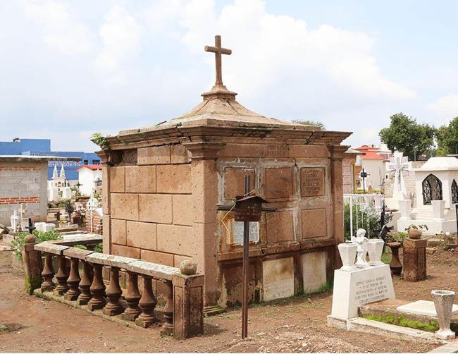 Sepulcro de la familia Sanabria