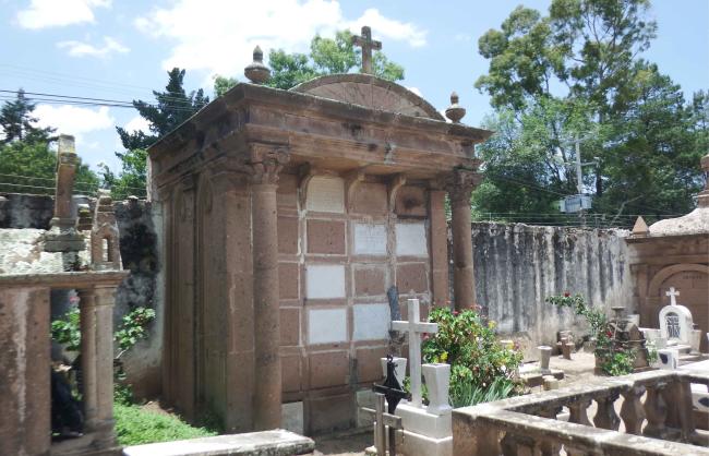 Sepulcro de la familia Suárez